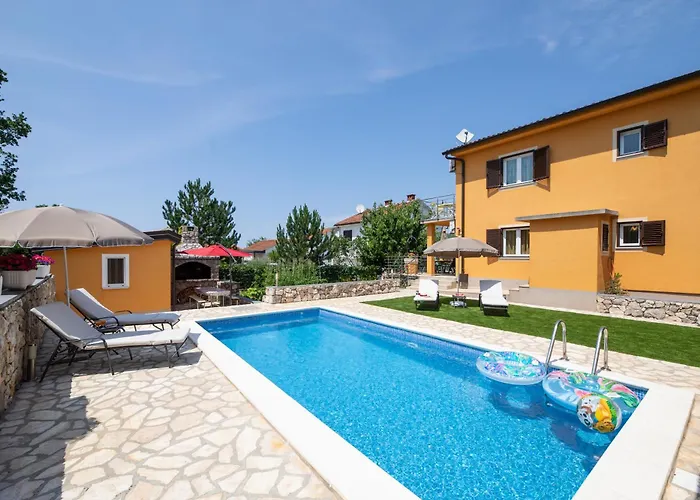 Viky With Pool Apartmán *