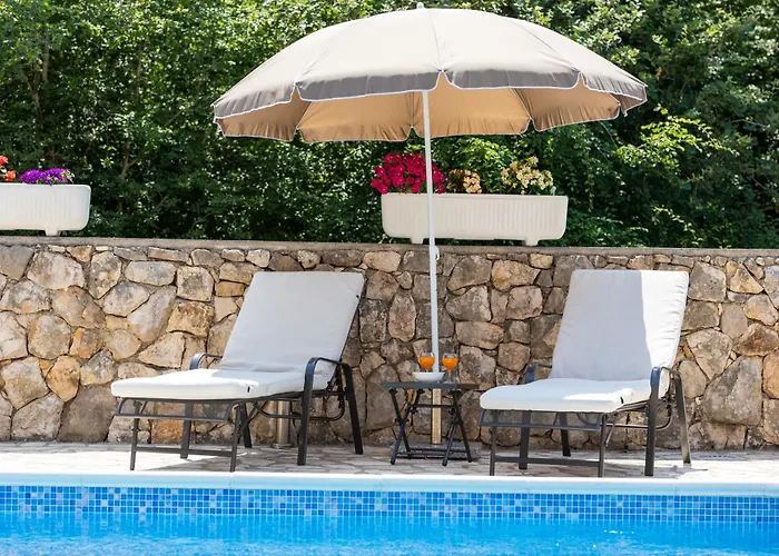 Viky With Pool Apartmán Malinska