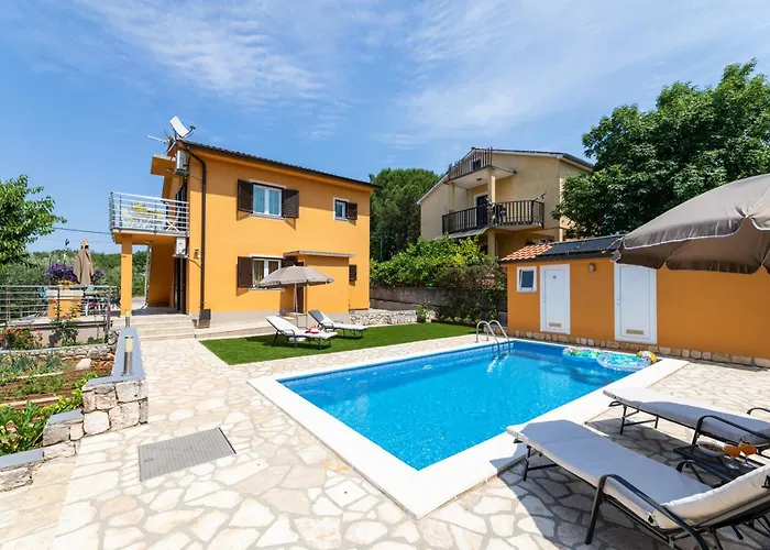 Viky With Pool Apartmán Malinska