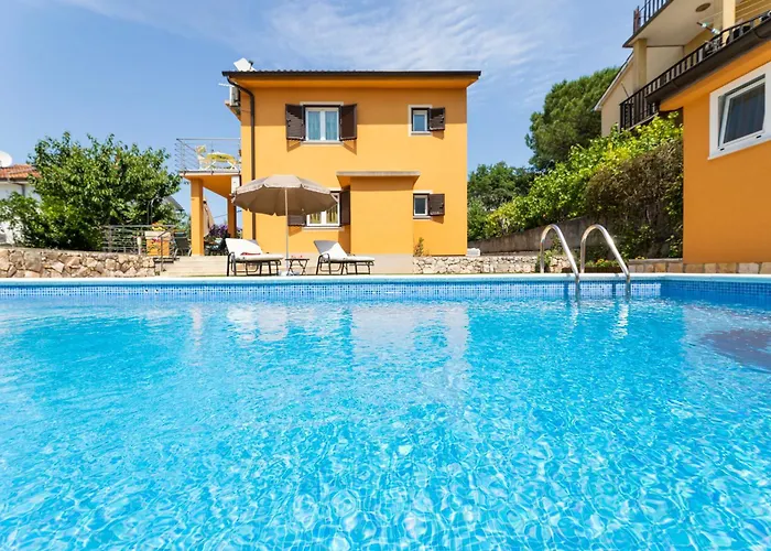 Apartament Viky With Pool Malinska