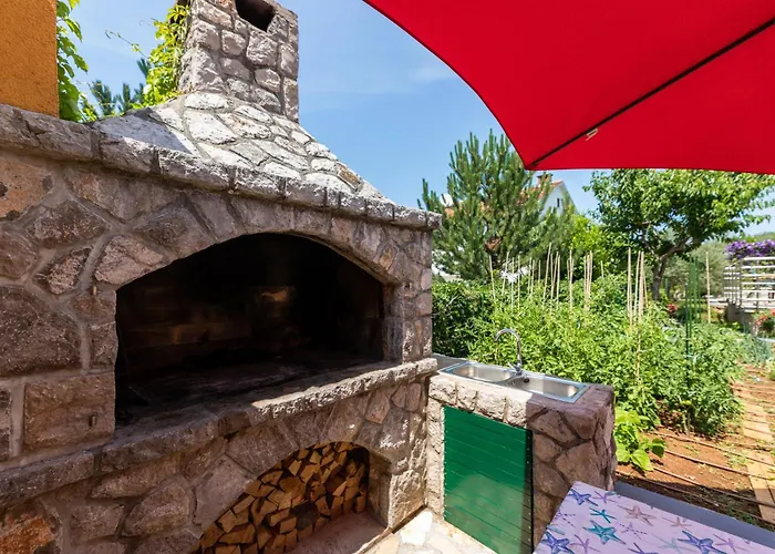 Viky With Pool * Malinska