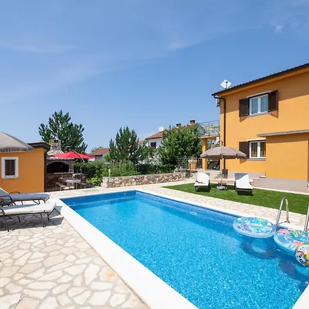 Viky With Pool Appartement *
