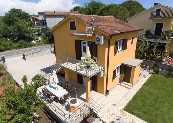 Appartement Viky With Pool Malinska