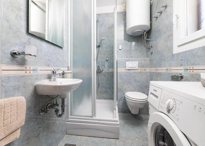 Viky With Pool * Malinska