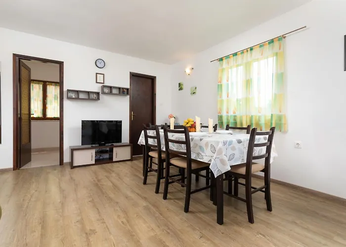 Appartement Viky With Pool