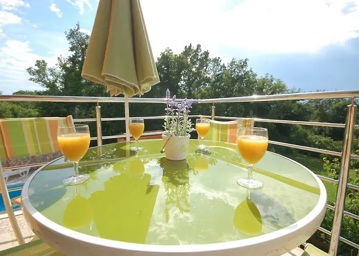 Appartement Viky With Pool Malinska