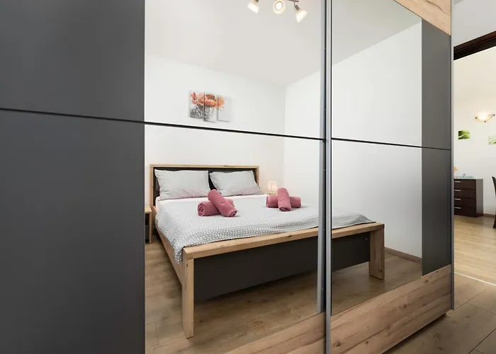 Viky With Pool 말린스카